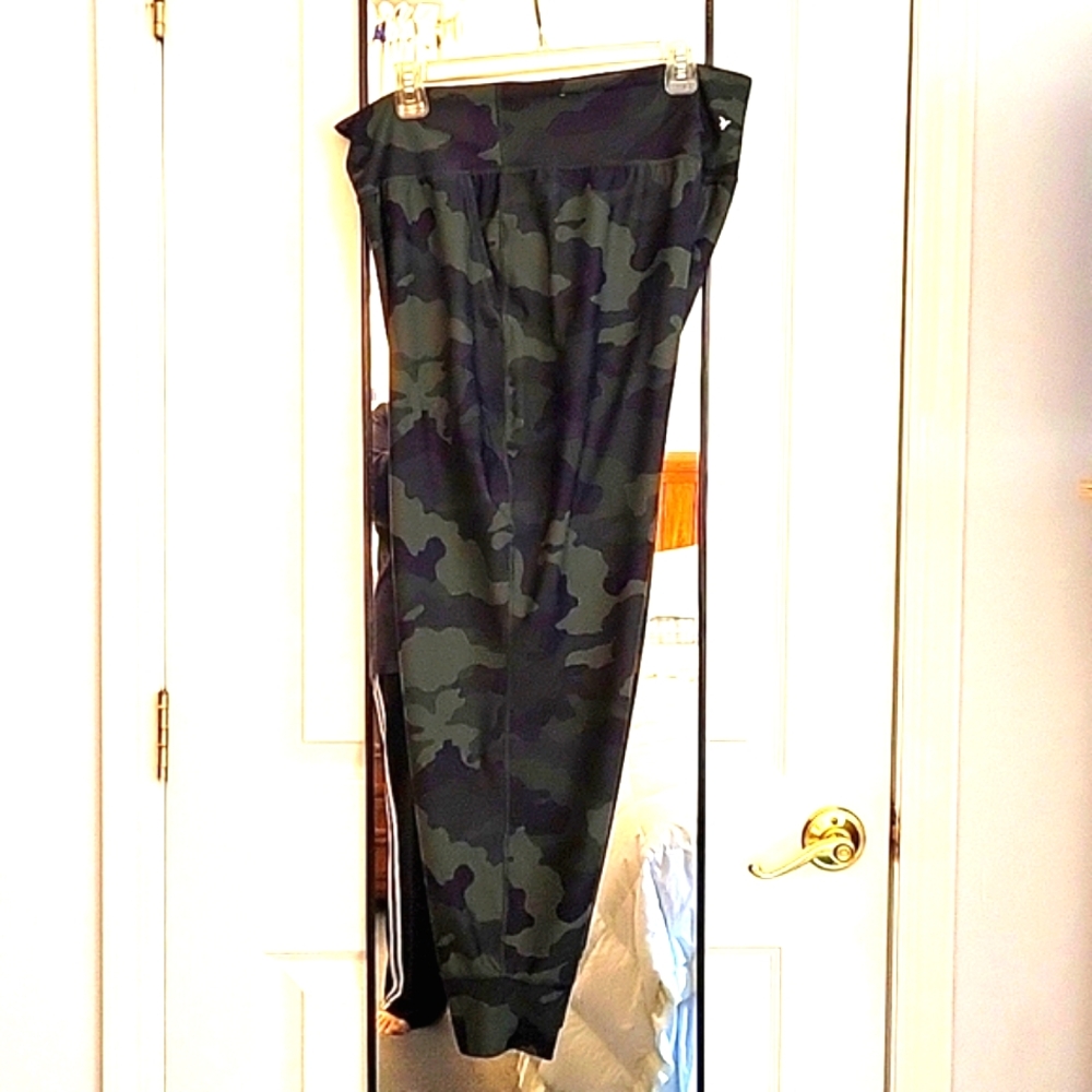 Old Navy high waisted PowerSoft joggers  NWOT